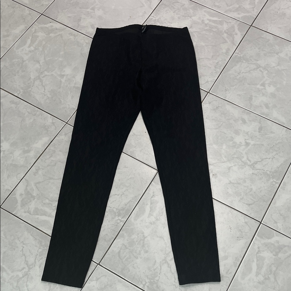 HUE Black Stretch lace Leggings